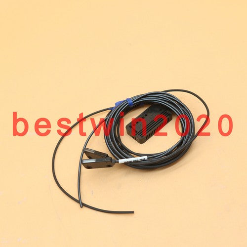 1PC  Omron PHOTOELECTRIC SWITCH FIBER UNIT E32-T16P FREE SHIPPING