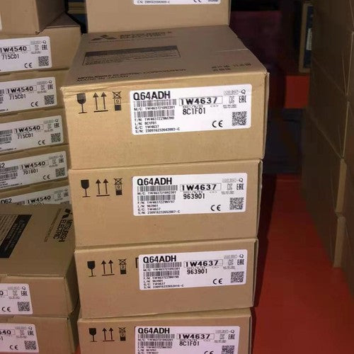 Mitsubishi IN BOX Q64ADH Q64ADH Analog output module free shipping
