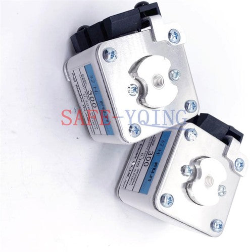 1PCS CS5F-300 CS5F300 FUJI SUPER RAPID FUSE