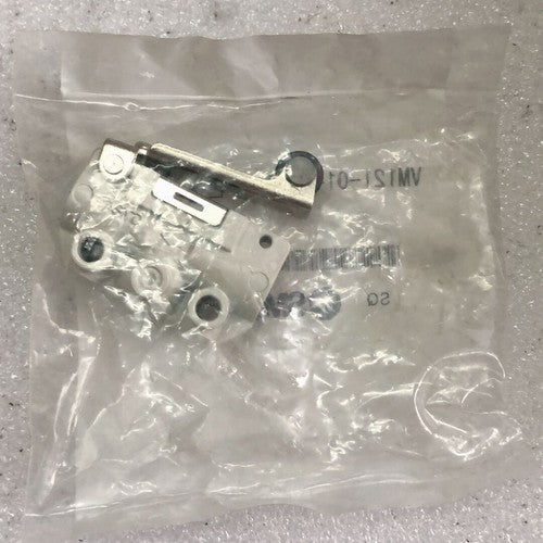 one  SMC mechanical valve VM121-01-01SA Free shipping