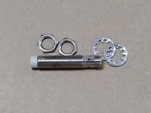 1PC  proximity switch sensor IF 5811  IF5811