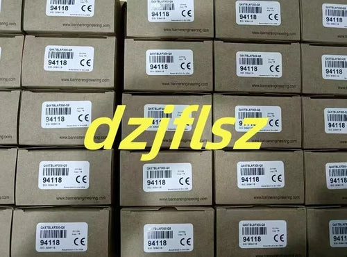 1pcs   RANGE SENSOR Q4XTBLAF300-Q8