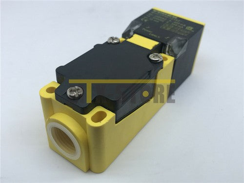 1PC  Turck BI15-CP40-FZ3X2 Sensor BI15CP40FZ3X2