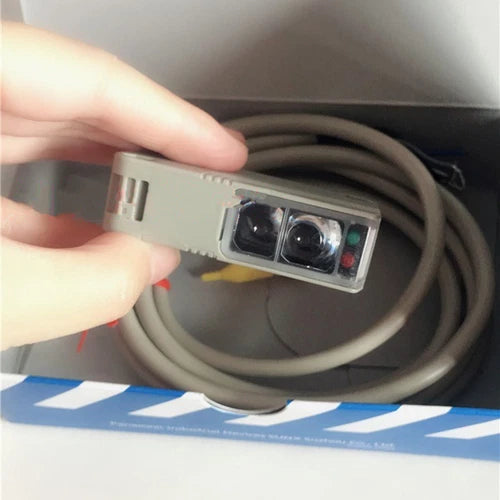 1PC  Photoelectric Sensor NX5D700B NX5-D700B