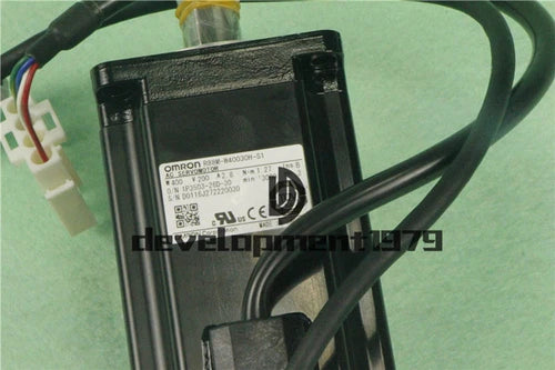 1Pcs   Motor   R88M-W40030H-S1
