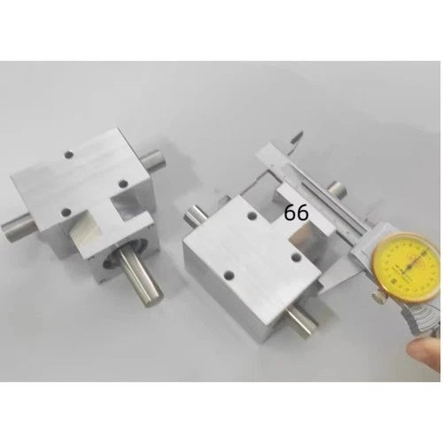 1PC 1:1 90° Commutator Right Angle Transmission Reversing Helical Bevel Gearbox