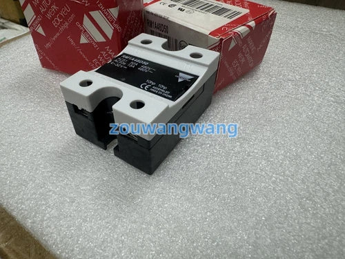 1PCS  RM1A48D50   Solid-state Relay