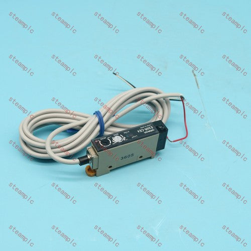 OMRON  E3XR-CE4 E3XR CE4 12-24VDC Photoelectric Sensor spot stock