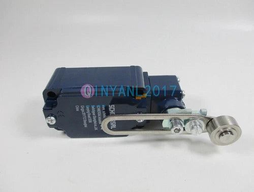 1PCS  Limit Switch Z4V7H335-11z-RVA-2272/2654
