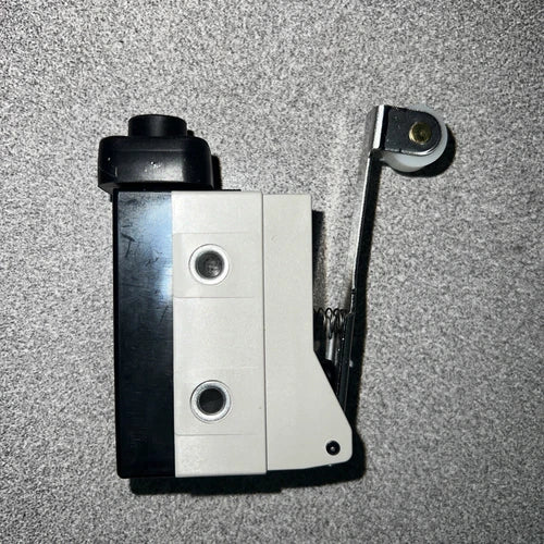 1PC  Omron D4MC-2000 Limit Switch D4MC2000 #P
