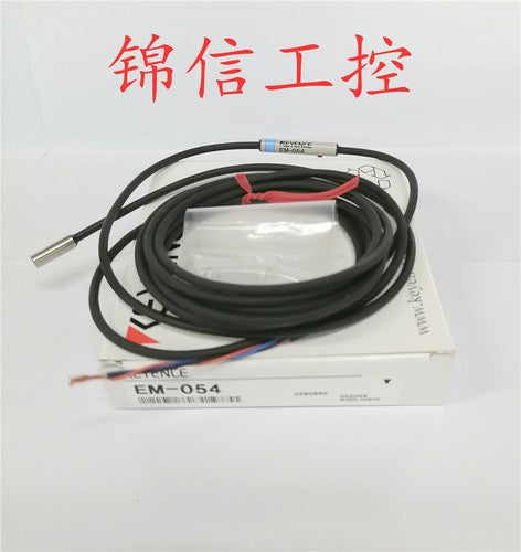 1Pcs KEYENCE EM-054 Proximity sensor