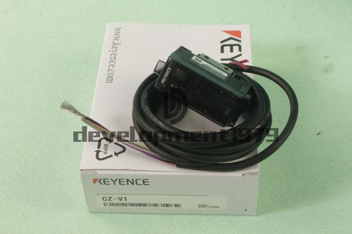 One  KEYENCE CZ-V1 Differentiating Sensor Amplifier