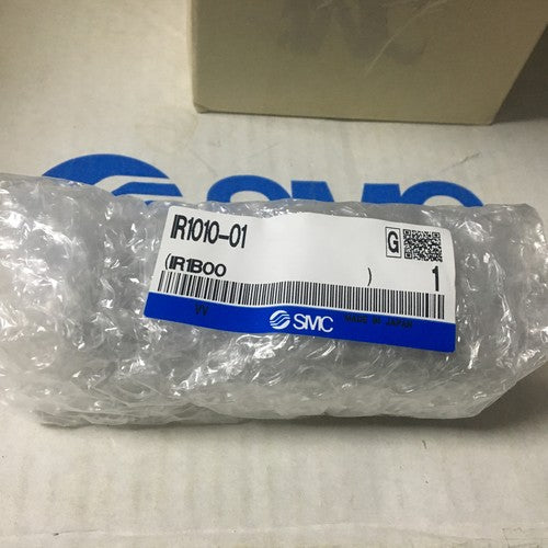 one  SMC Pressure reducing valve IR1010-01 Free shipping