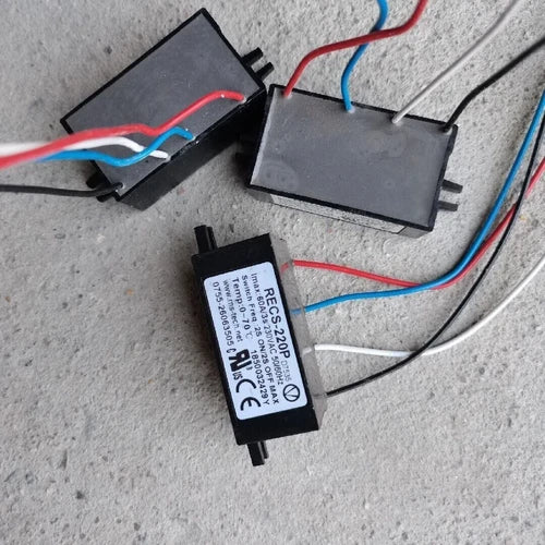 1x Suitable for 600-2000w motors  RECS-220P 60A Electronic centrifugal switch