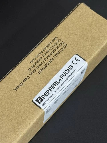 UC2000-30GM70-IE2R2-V15  Pepperl+Fuchs UC200030GM70IE2R2V15 Ultrasonic Sensor