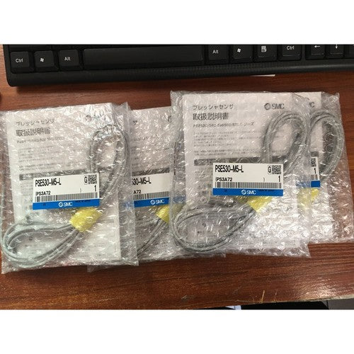 one   SMC PSE530-M5-L Pressure Sensor Free shipping