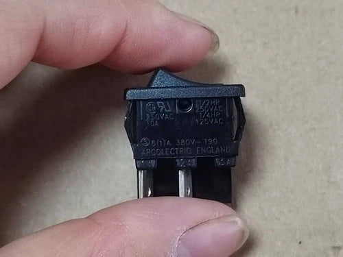 2pcs  Rocker Switch V6XF CH  8650VB 4pins NO-OFF 10A 250VAC