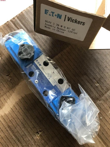 1PC   Solenoid Valve  DG4V-3-2N-M-U-H7-60