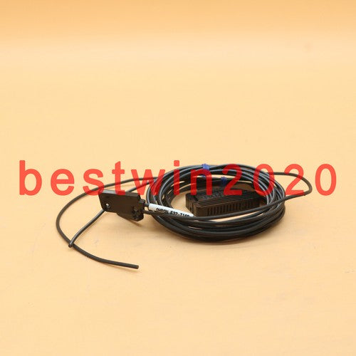 1PC  Omron PHOTOELECTRIC SWITCH FIBER UNIT E32-T16P FREE SHIPPING