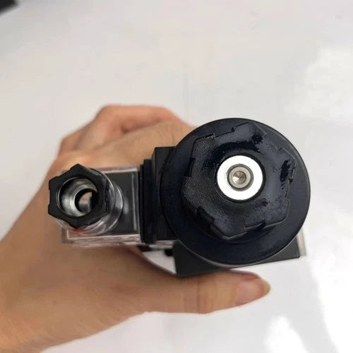 For Excavator Wood Grabber 12V/24V Hydraulic Double Head Solenoid Diverter Valve