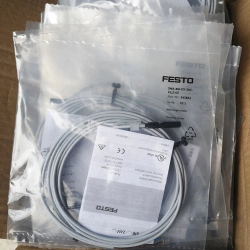 1PC  Proximity Switch  One  SME-8M-DS-24V-K-2.5-OE 543862
