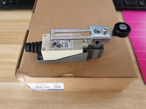 1PCS    Limit Switch  D4V-8108Z-N D4V8108ZN