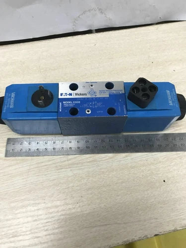 1PC   Solenoid Valve  DG4V-3-2N-M-U-H7-60