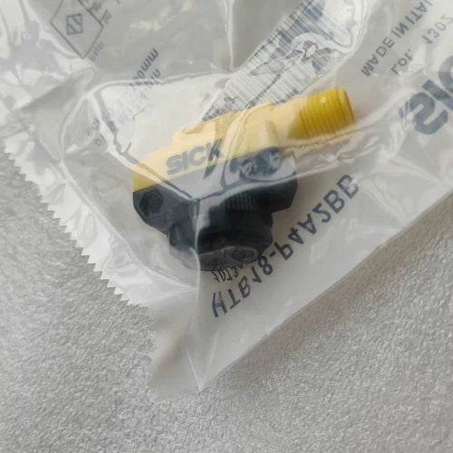 1 PCS For  Photoelectric Sensors  HTB18-P4A2BB 1073431