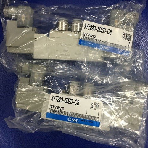 ONE   SMC Solenoid Valve SY7220-5DZD-C8 Free shipping