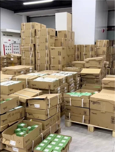 LC1D 95BD 1PCS   Unopened Schneider Contactor LC1D95BD Fast Delivery