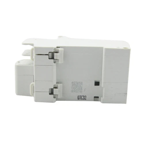 1PC For Circuit Breaker 1P+N 32A  DZ47SLE C32