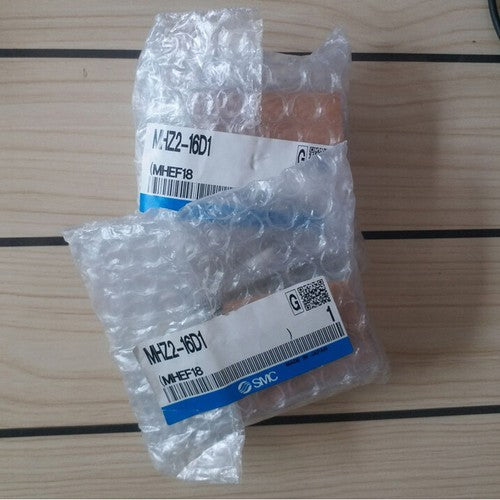 1PC  SMC MHZ2-16D1 Finger cylinder in box Free shipping