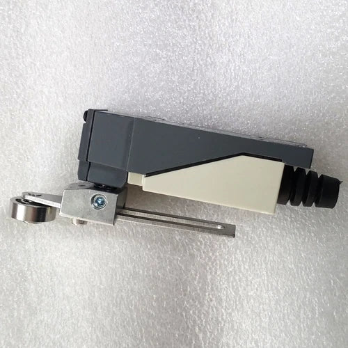 1PC  Limit Switch D4V8108SZN   D4V-8108SZ-N