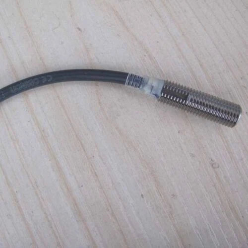 1PC For Proximity Sensor E2EMX2C1    E2EM-X2C1