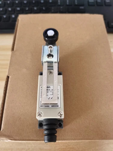 1PCS    Limit Switch  D4V-8108Z-N D4V8108ZN
