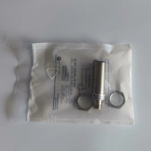 1PCS FOR  Inductive Proximity Switch Sensor  872C-D5NP18-D4