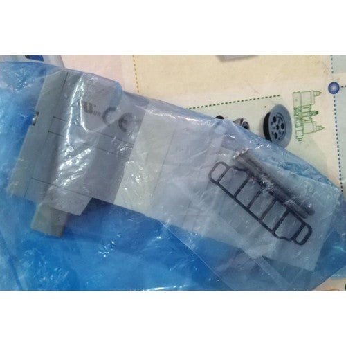 ONE  SMC SV1A00-5FU SV1A00-5FU solenoid valve Free shipping