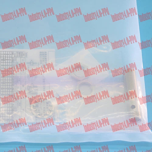1PC E2E-X4B1T12-M1     Proximity Switch