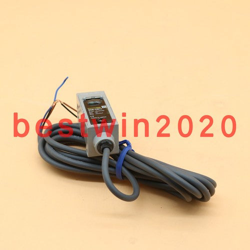 1PC  Omron E3S-CR11 Photoelectric Switch Sensor E3SCR11 10-30VDC 2M