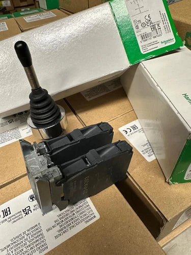 1PC  Joystick controller metal with ZDPA203 ZD•PA203  XD4PA24