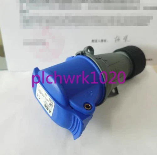 1PCS   three pole mobile industrial socket 216EC6