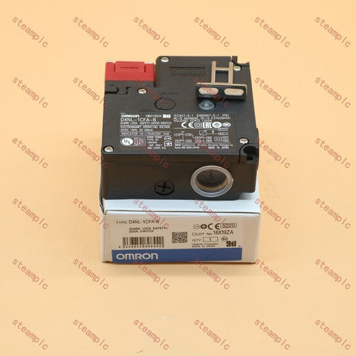 1PC  OMRON  safety switch D4NL-1CFA-B spot stock