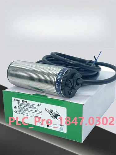 1PCS  Schneider XSA-V11801 xsav 11801 PLC ping proximity switch Fast delivery