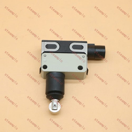 1PCS D4E-1D10N D4E1D10N Limit Switch -OMRON  FAST SHIP