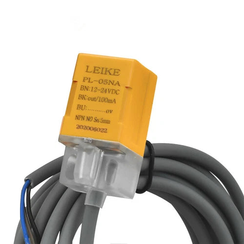 1PC   NPN output inductive proximity switch 12-24VDC PL-05NA