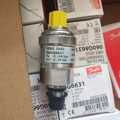 One  pressure transmitter For Danfoss MBS 3050 060G6631 Free Shipping