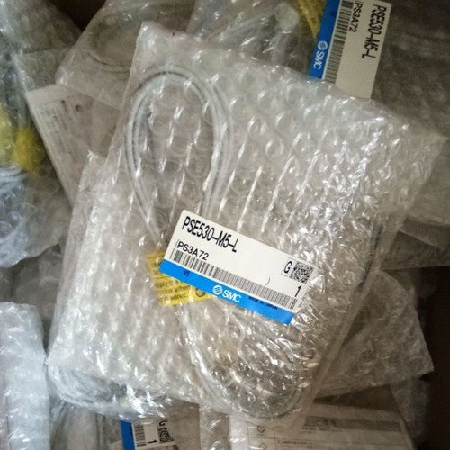 one   SMC PSE530-M5-L Pressure Sensor Free shipping