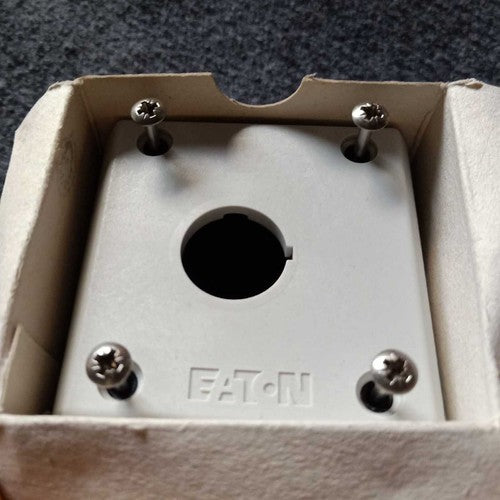1PC  Eaton moeller M22-I1 push-button box Free shipping#LJ