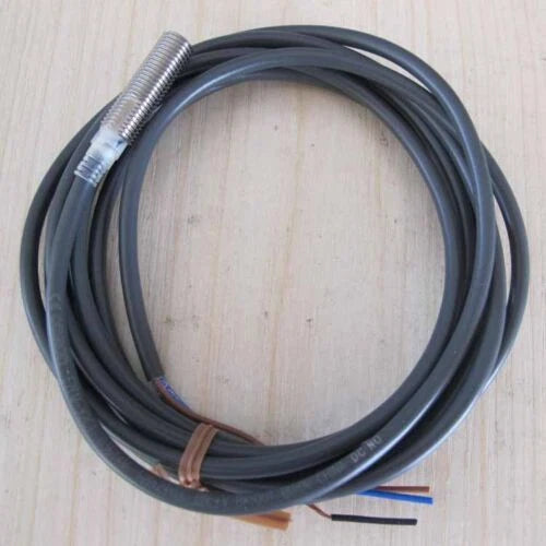 1PC For Proximity Sensor E2EMX2C1    E2EM-X2C1