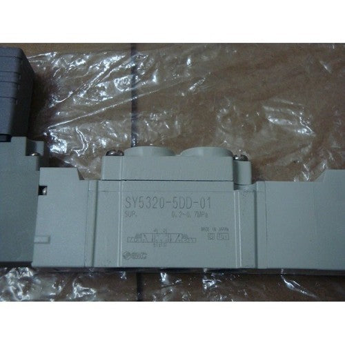 one   SMC SY5320-5DD-01 Solenoid Valves Free shipping